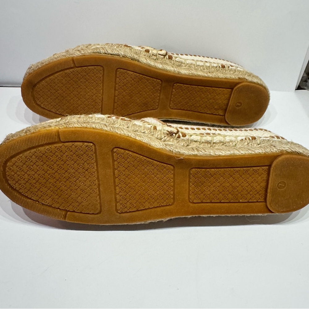 TORY BURCH tan / white Shaw canvas logo slip on espadrilles 7 - Picture 4 of 8